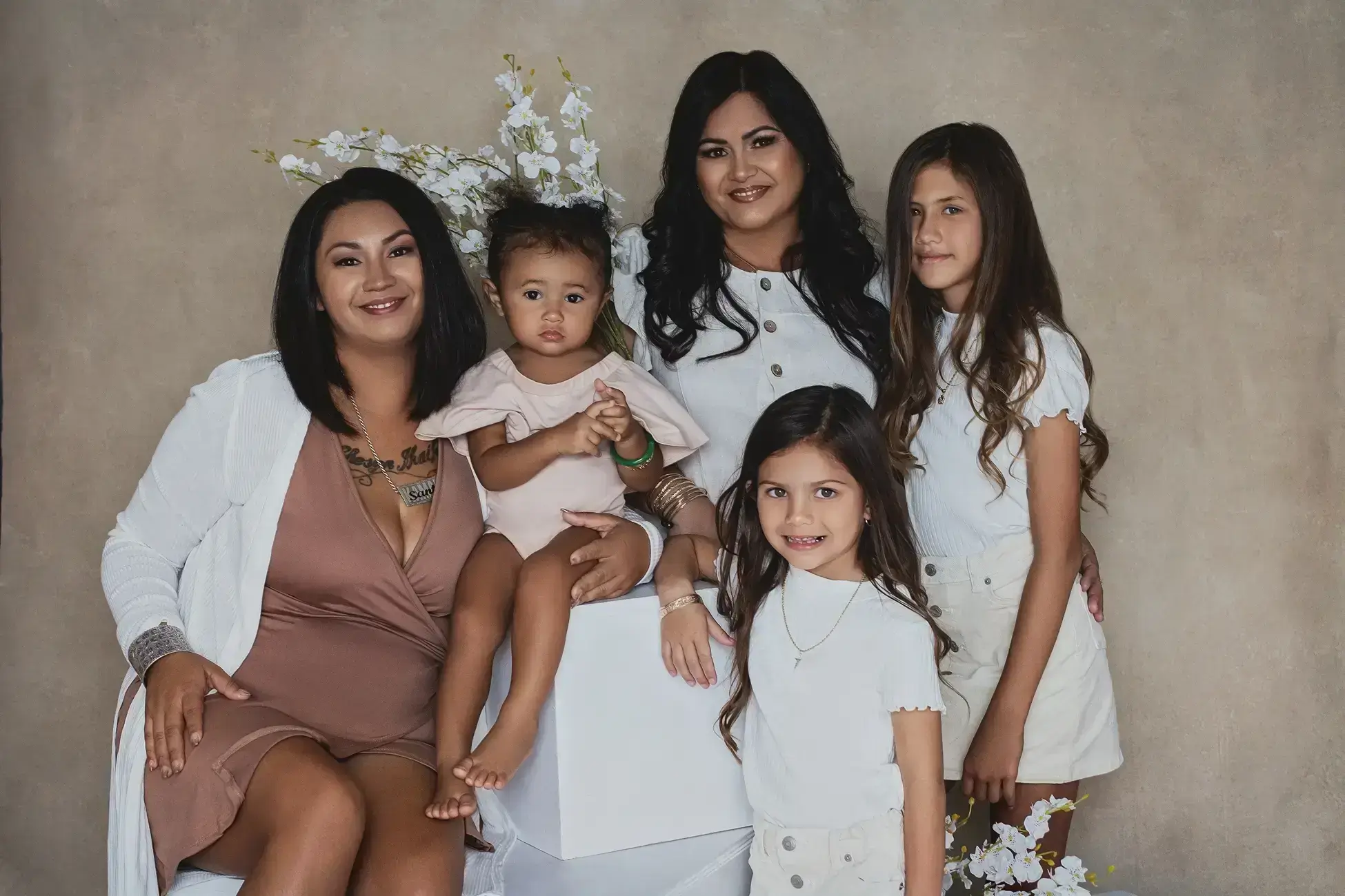 mom with daughter and 3 granddaughters in a photo studio