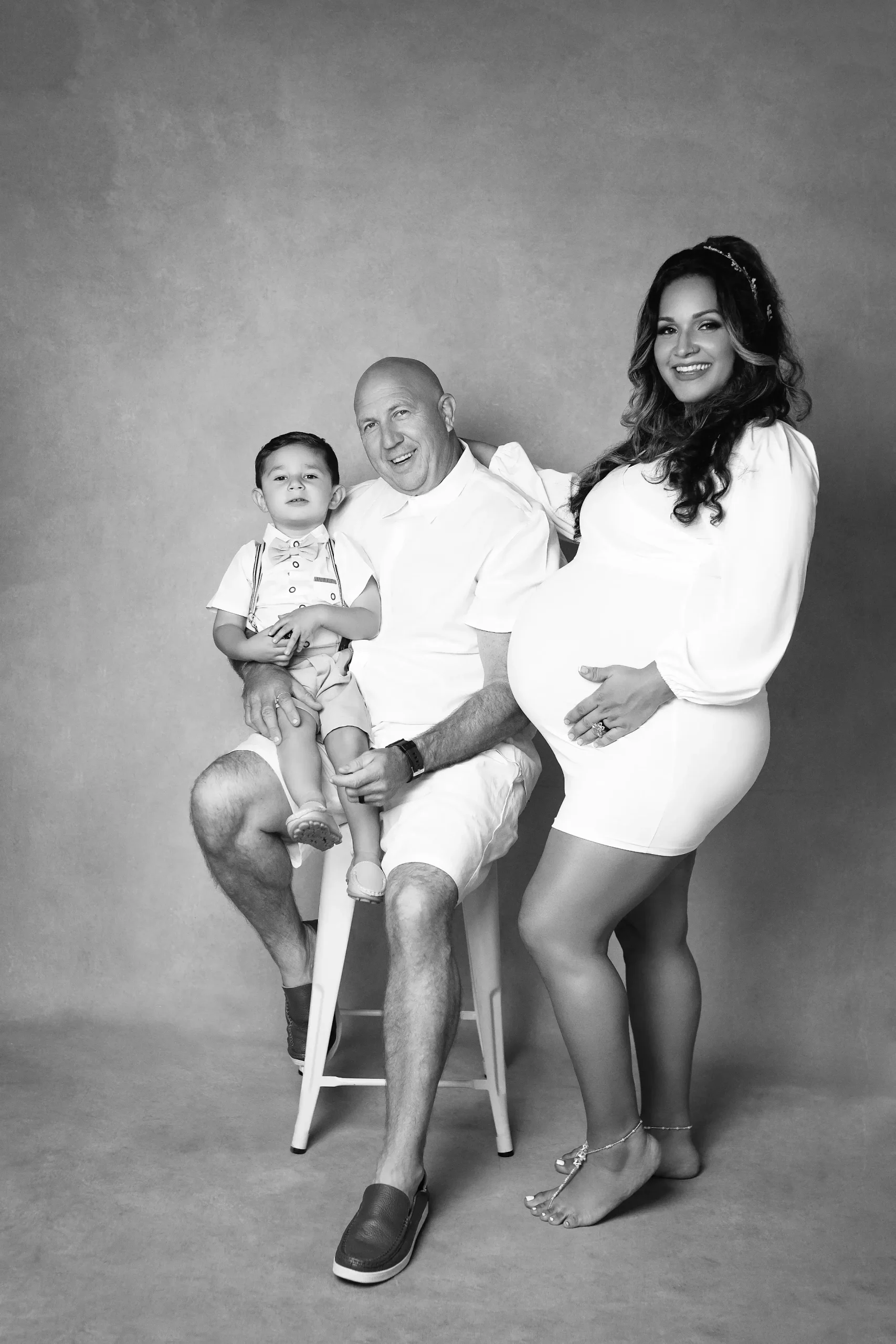 Lisset’s Photo Session Celebrating Joy in Motherhood and Sunset Light on the Shores of Oʻahu 10