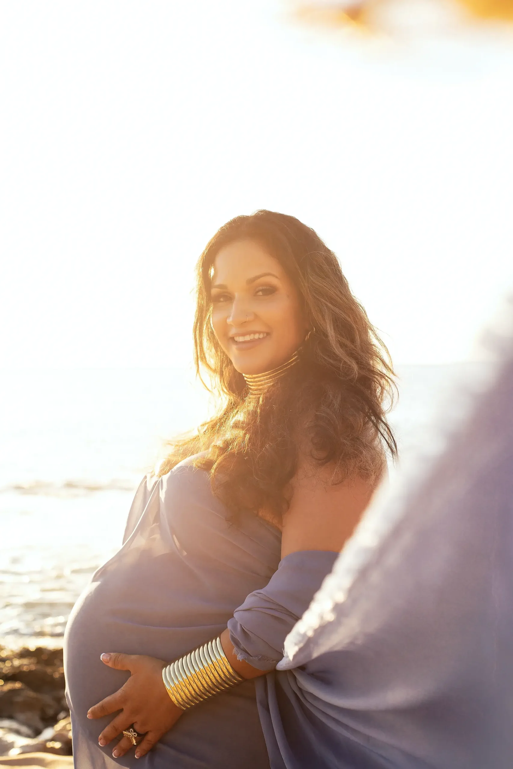 Lisset’s Photo Session Celebrating Joy in Motherhood and Sunset Light on the Shores of Oʻahu
